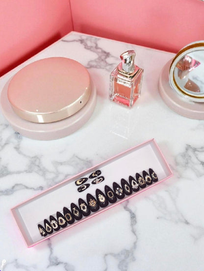 Anna Wintour - Handmade Press On Nails