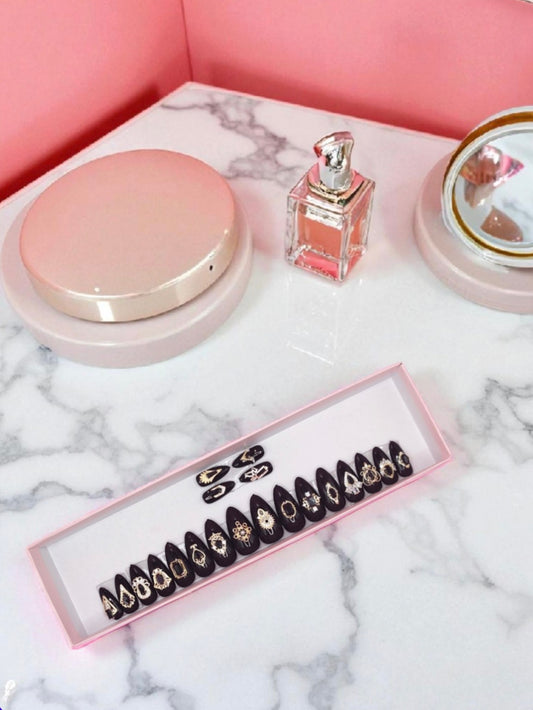 Anna Wintour - Handmade Press On Nails