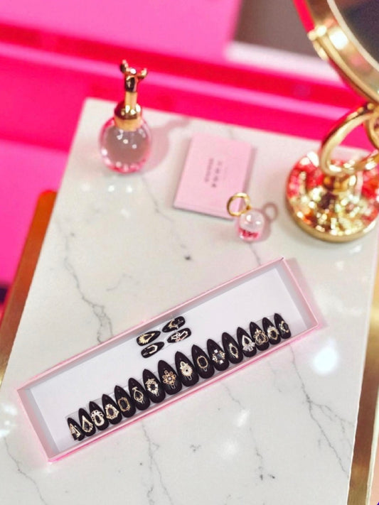 Anna Wintour - Handmade Press On Nails